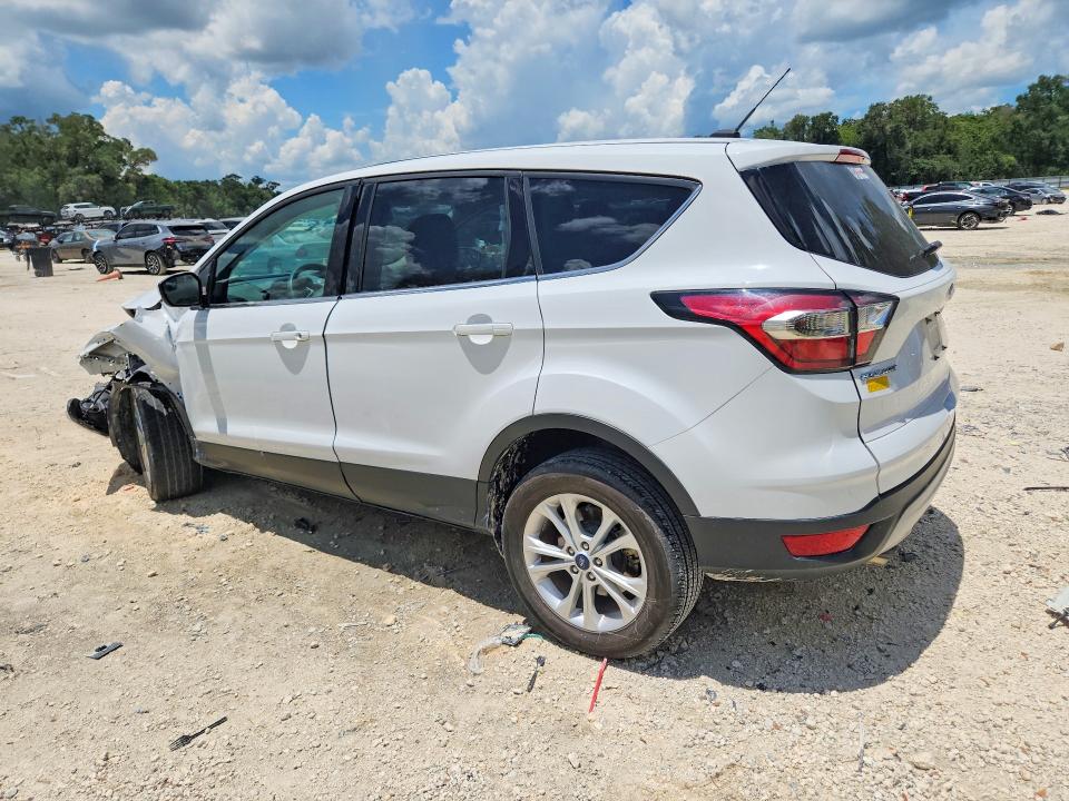 Photo 2 from auction – 2017 FORD ESCAPE with VIN 1FMCU0GD6HUE43621