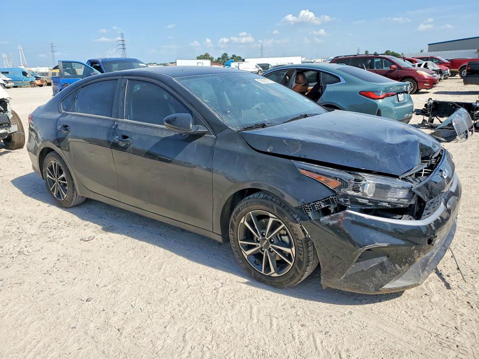 Photo 4 from auction – 2023 KIA FORTE with VIN 3KPF24AD1PE692462
