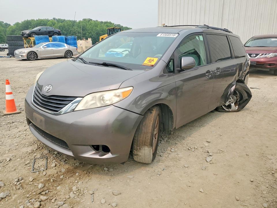 TOYOTA SIENNA 2011 with VIN 5TDKK3DC2BS126241 - Photo from auction