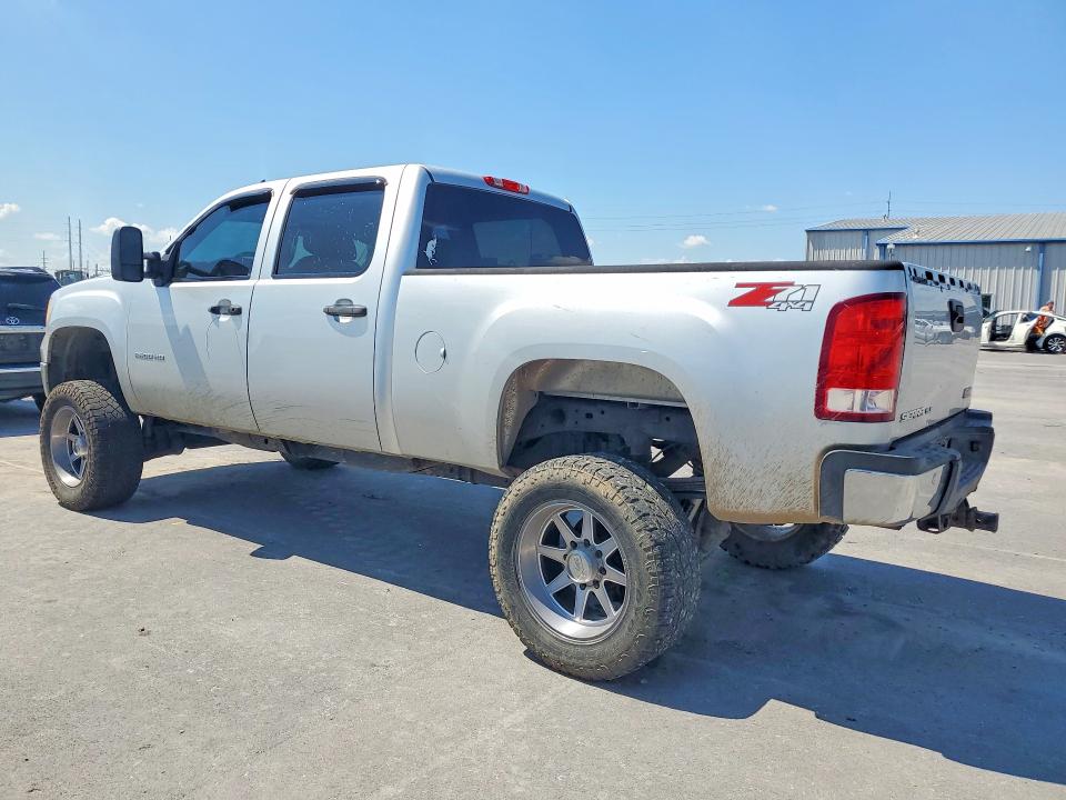 Photo 2 from auction – 2012 GMC SIERRA2500 with VIN 1GT120C88CF131338