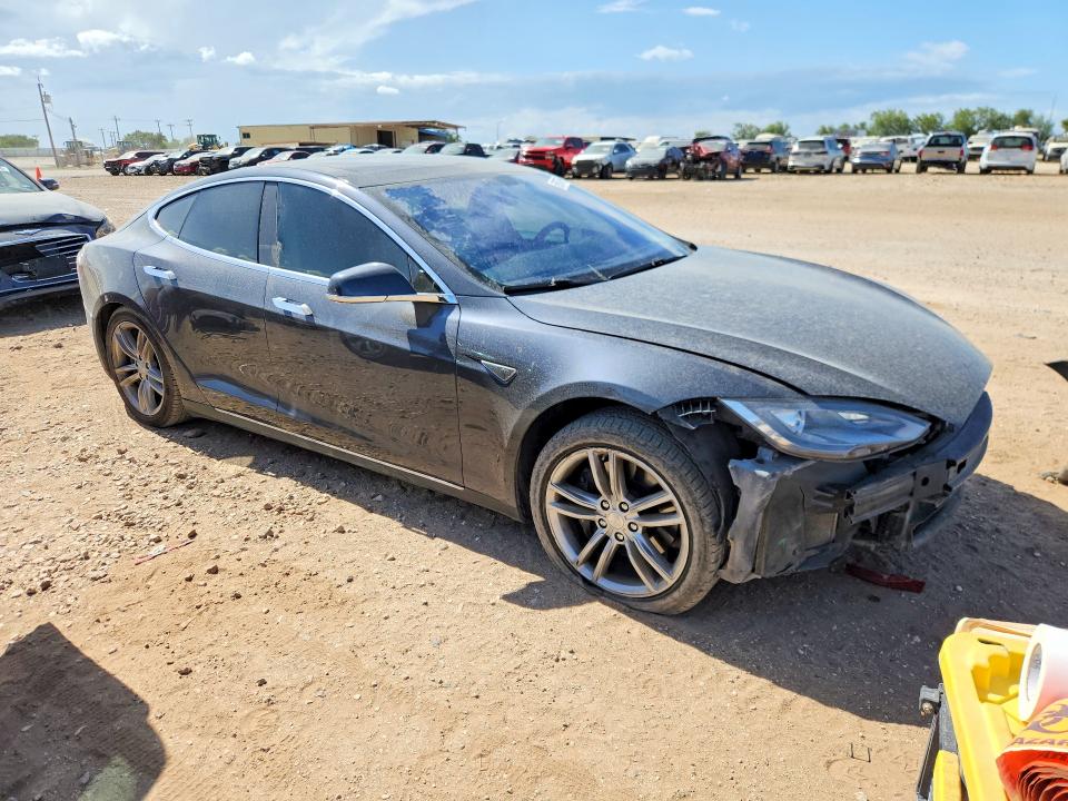 Photo 4 from auction – 2014 TESLA MODEL S with VIN 5YJSA1H16EFP53355