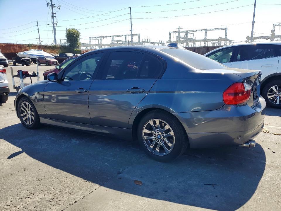 Photo 2 from auction – 2007 BMW 328 with VIN WBAVA37557NE27175