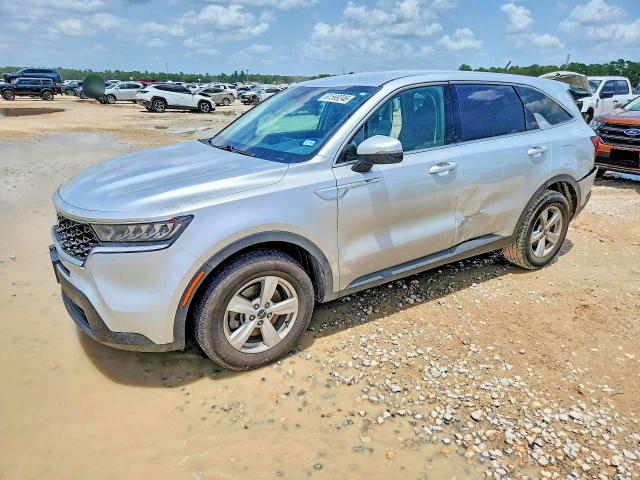 KIA SORENTO 2022 with VIN 5XYRG4LC3NG136544 - Photo from auction