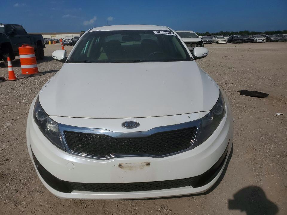 Photo 5 from auction – 2011 KIA OPTIMA with VIN KNAGM4A79B5103426