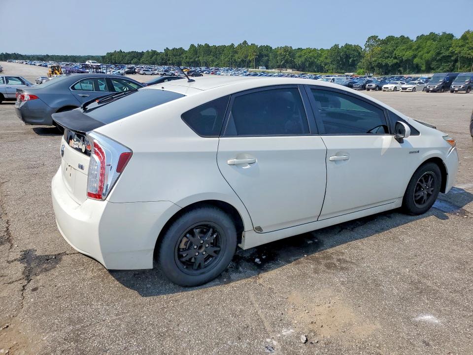 Photo 3 from auction – 2013 TOYOTA PRIUS with VIN JTDKN3DUXD5612613