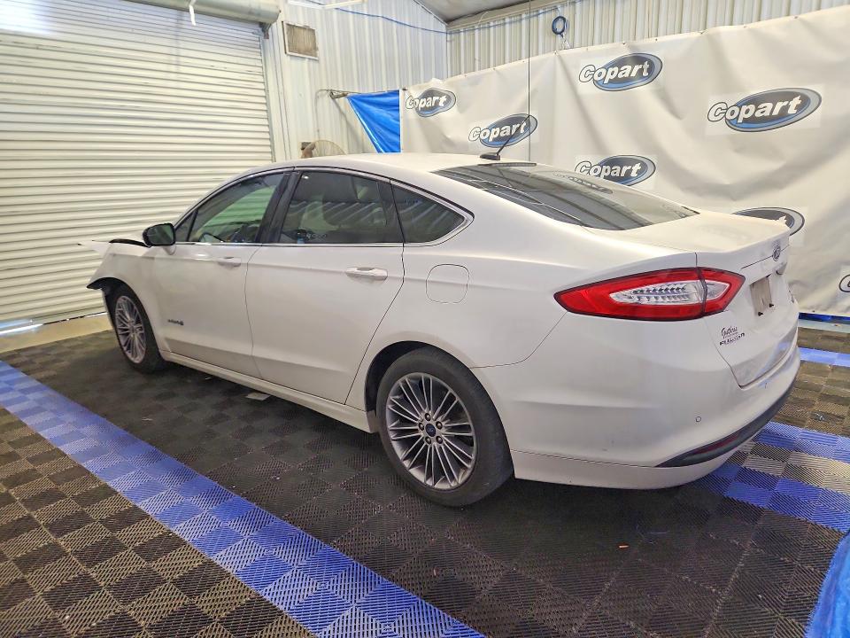 Photo 2 from auction – 2013 FORD FUSION with VIN 3FA6P0LU4DR338324