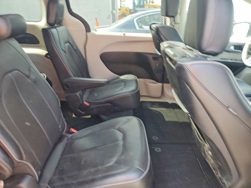 Photo 11 from auction – 2017 CHRYSLER PACIFICA with VIN 2C4RC1GG5HR670412