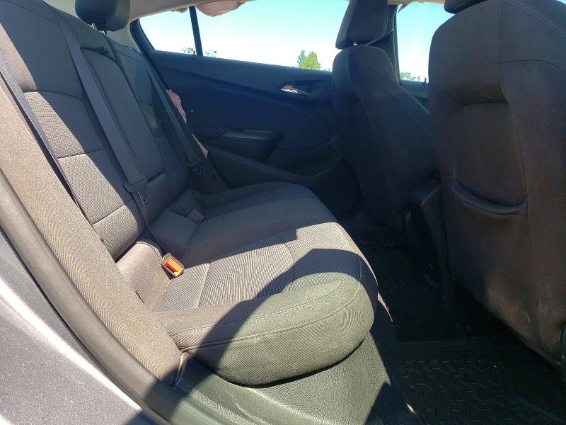 Photo 10 from auction – 2018 CHEVROLET CRUZE with VIN 1G1BE5SM2J7245696