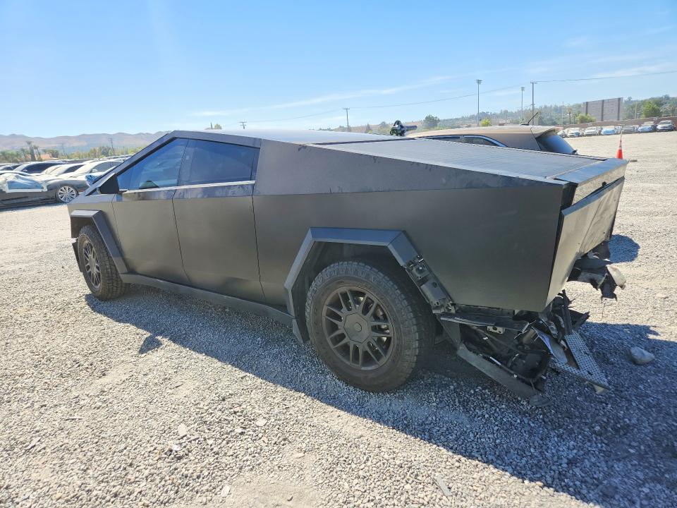 Photo 2 from auction – 2024 TESLA CYBERTRUCK with VIN 7G2CEHED5RA043797