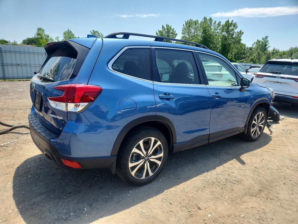 Photo 3 from auction – 2022 SUBARU FORESTER with VIN JF2SKAPC8NH524869