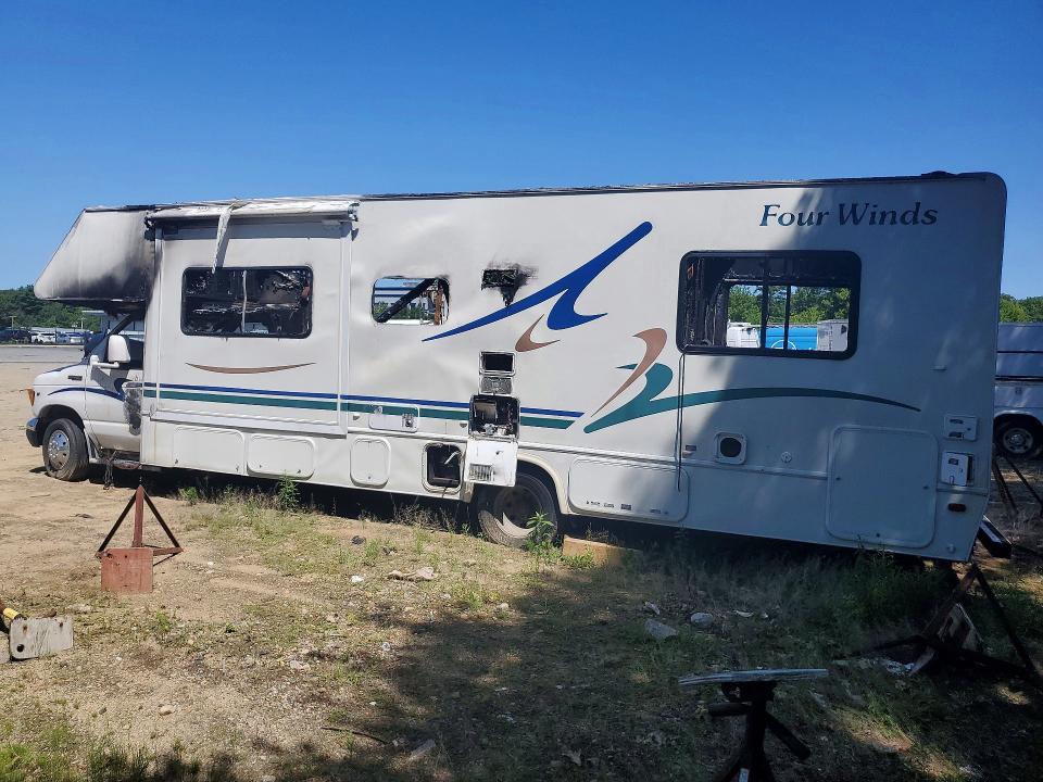 Photo 2 from auction – 2000 FORD E450 with VIN 1FDXE4555YHA13014