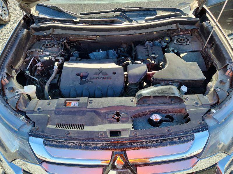 Photo 12 from auction – 2016 MITSUBISHI OUTLANDER with VIN JA4AD3A38GZ013372