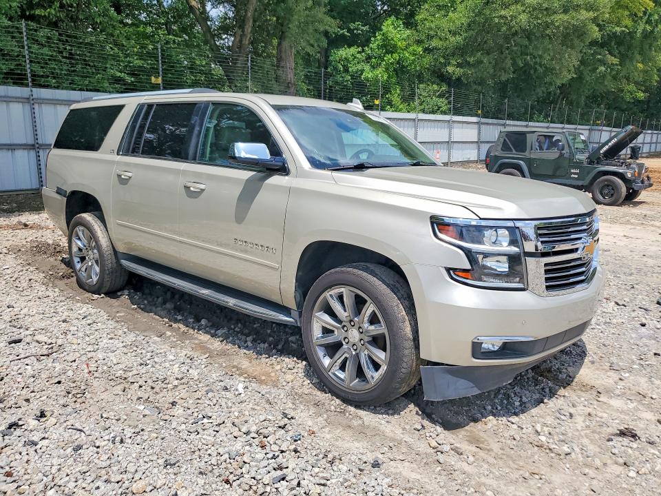 Photo 4 from auction – 2016 CHEVROLET SUBURBAN with VIN 1GNSKJKC1GR421187