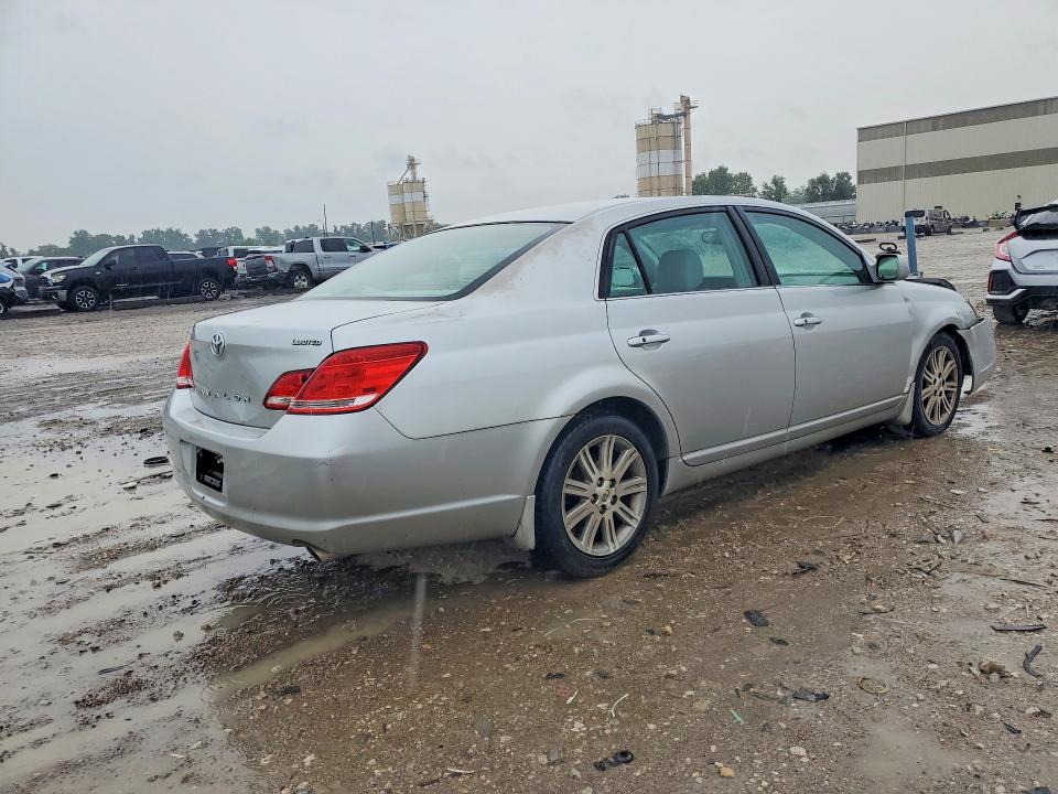 Photo 3 from auction – 2005 TOYOTA AVALON with VIN 4T1BK36B05U044587