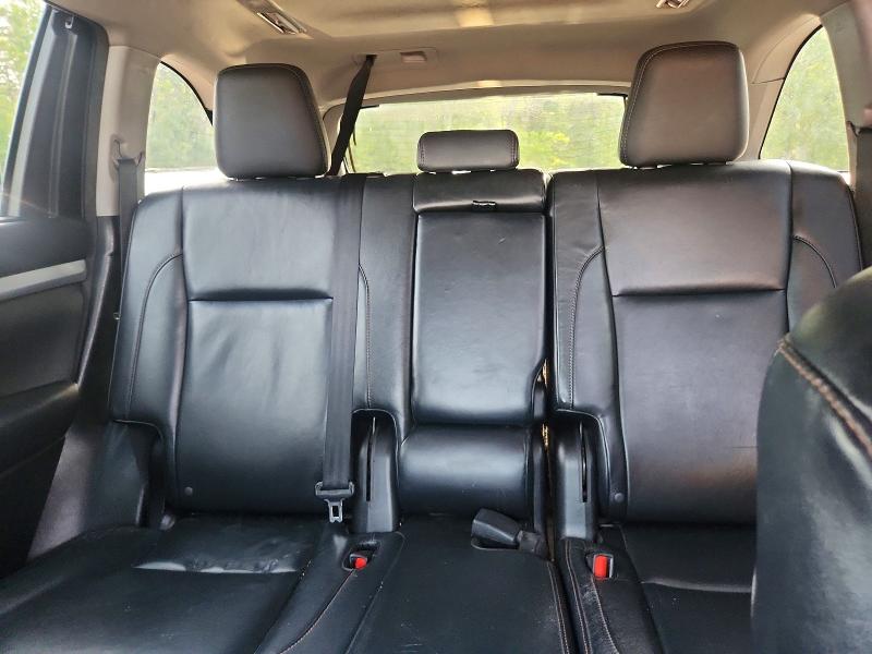 Фото 10 с аукциона – 2016 TOYOTA HIGHLANDER с VIN 5TDJKRFH9GS239909