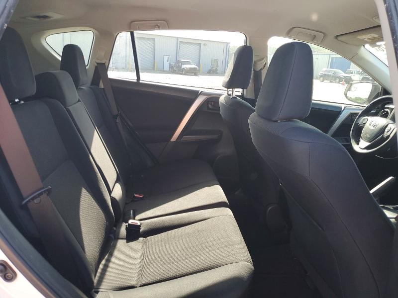 Photo 11 from auction – 2017 TOYOTA RAV4 with VIN JTMZFREV7HJ117787