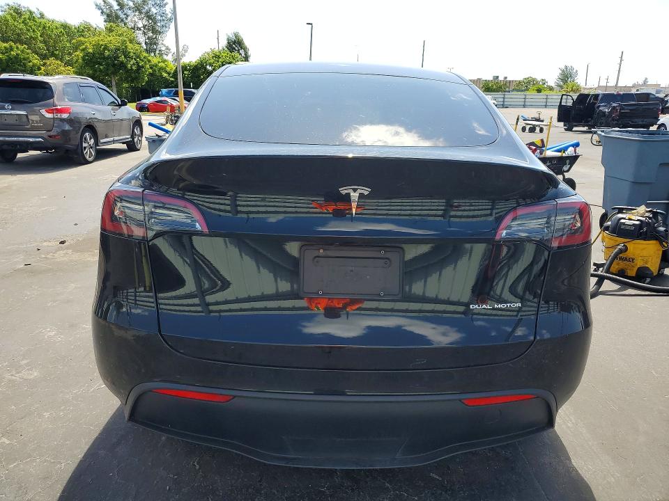 Photo 6 from auction – 2022 TESLA MODEL Y with VIN 7SAYGDEE2NA006742