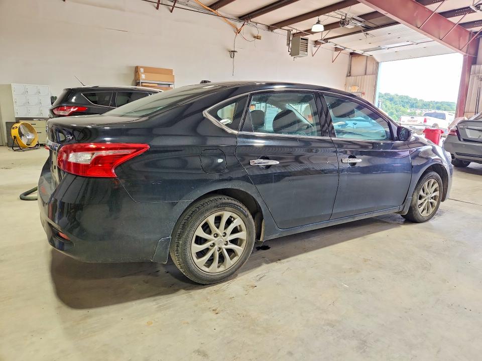 Photo 3 from auction – 2017 NISSAN SENTRA with VIN 3N1AB7APXHY280744