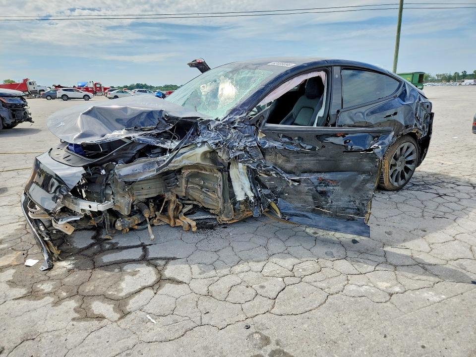 TESLA MODEL Y 2023 con VIN 7SAYGDEE5PA044212 - Foto de la subasta