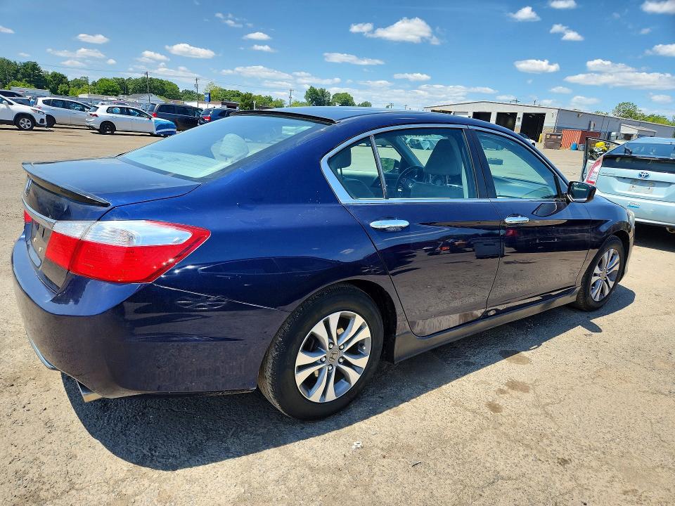 Photo 3 from auction – 2014 HONDA ACCORD with VIN 1HGCR2F37EA143742