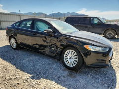 Photo 4 from auction – 2016 FORD FUSION with VIN 3FA6P0LU2GR227596