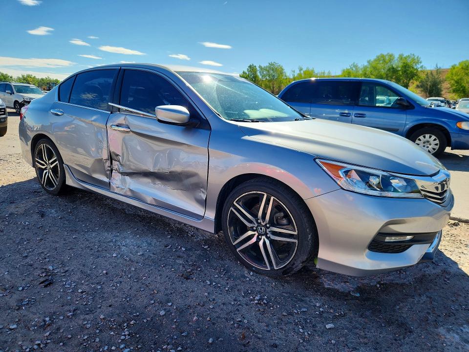 Photo 4 from auction – 2016 HONDA ACCORD with VIN 1HGCR2F50GA149130