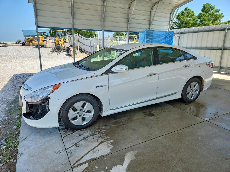 HYUNDAI SONATA 2011 with VIN KMHEC4A46BA008120 - Photo from auction