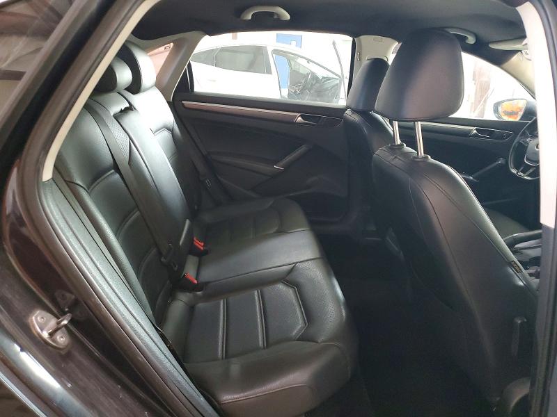 Photo 10 from auction – 2017 VOLKSWAGEN PASSAT with VIN 1VWDT7A30HC035509