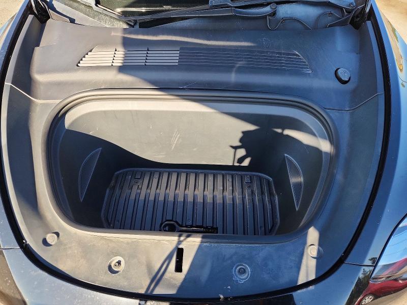 Photo 11 from auction – 2020 TESLA MODEL Y with VIN 5YJYGDEE2LF029953