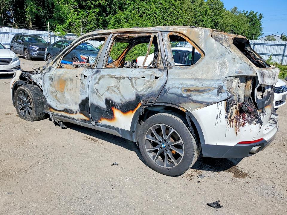 Фото 2 с аукциона – 2017 BMW X5 с VIN 5UXKR0C32H0X82056