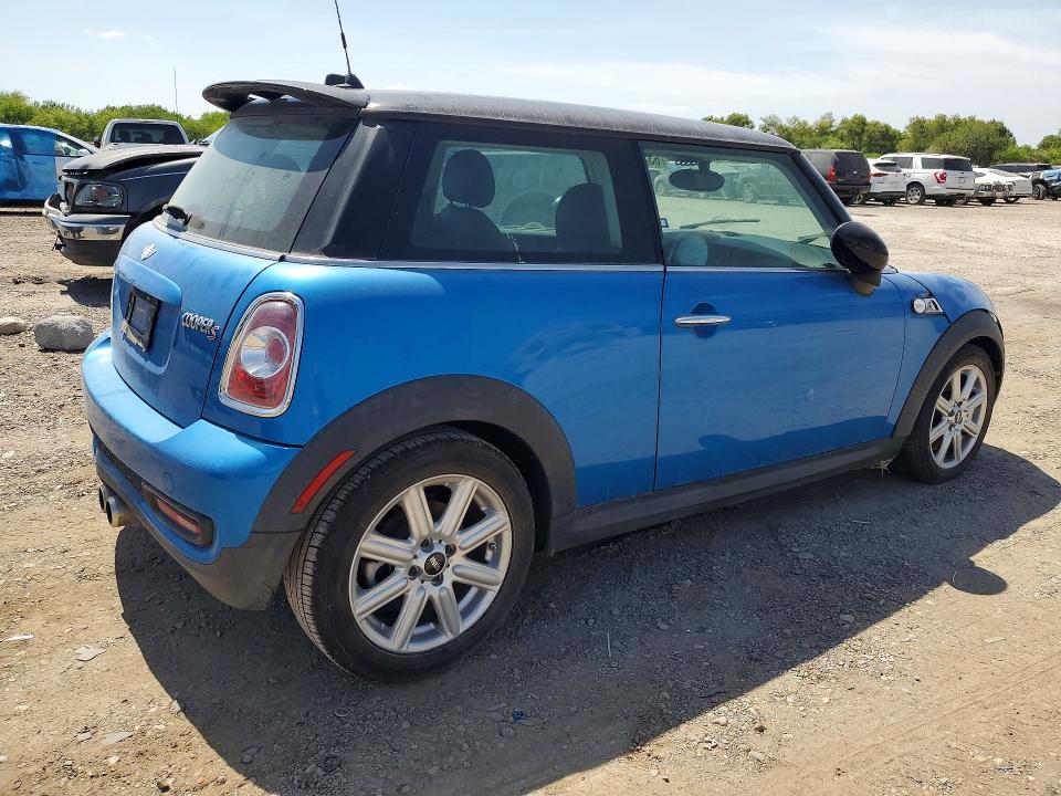 Фото 3 с аукциона – 2011 MINI COOPER с VIN WMWSV3C57BTY14910