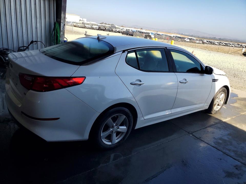 Photo 3 from auction – 2015 KIA OPTIMA with VIN 5XXGM4A70FG501886