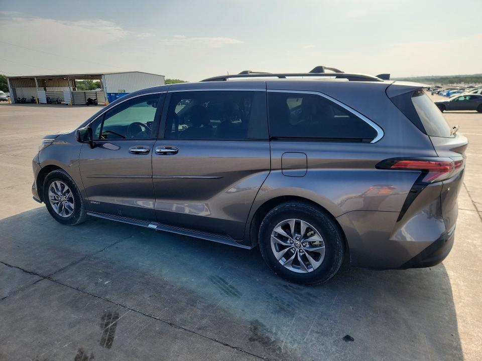 Photo 2 from auction – 2021 TOYOTA SIENNA with VIN 5TDYRKEC8MS040207