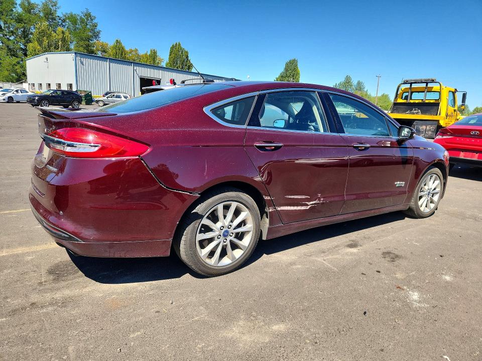 Photo 3 from auction – 2017 FORD FUSION with VIN 3FA6P0SU2HR110927