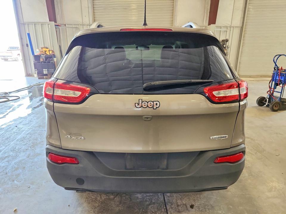 Фото 6 с аукциона – 2016 JEEP CHEROKEE с VIN 1C4PJMCB1GW335078