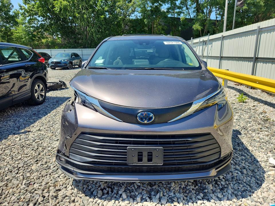 Photo 5 from auction – 2024 TOYOTA SIENNA with VIN 5TDBRKEC3RS219106