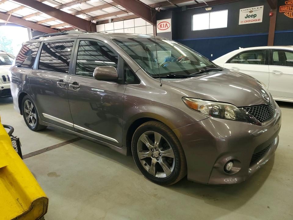 Photo 4 from auction – 2012 TOYOTA SIENNA with VIN 5TDXK3DC8CS230689