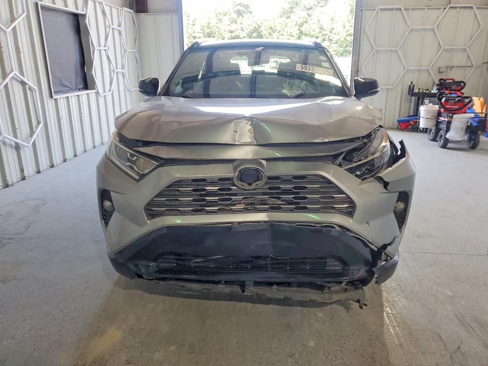 Photo 5 from auction – 2019 TOYOTA RAV4 with VIN 2T3EWRFV5KW015264