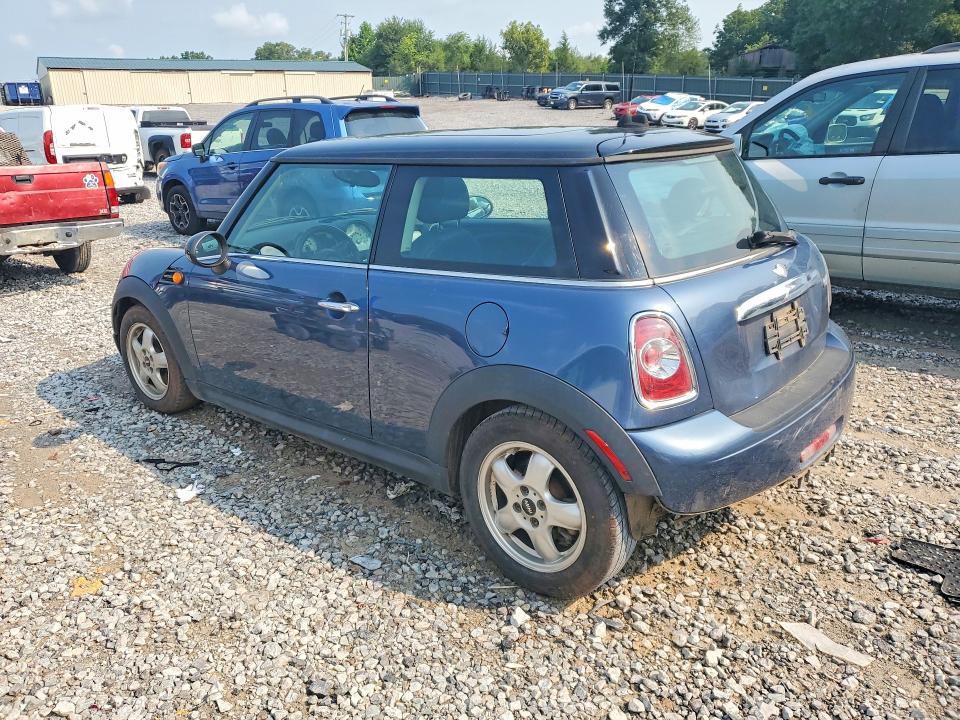 Photo 2 from auction – 2011 MINI COOPER with VIN WMWSU3C59BT096232