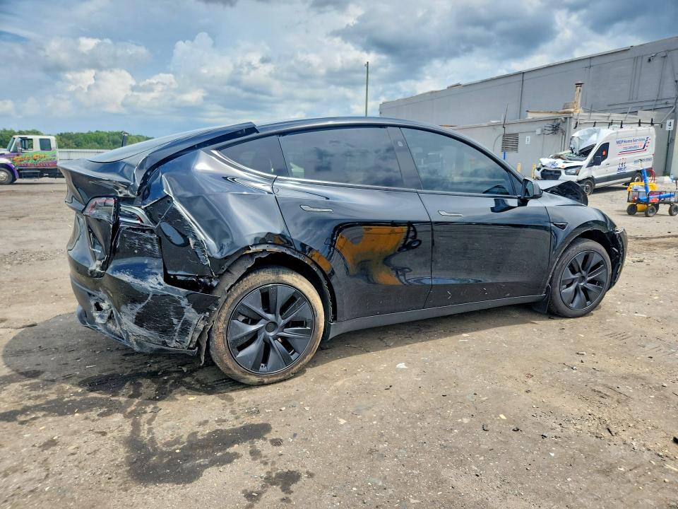 Photo 3 from auction – 2025 TESLA MODEL Y with VIN 7SAYGDEE2SF301273