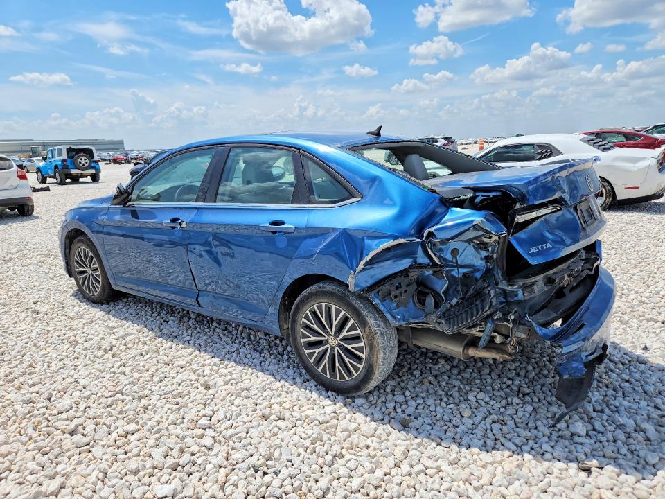 Photo 2 from auction – 2020 VOLKSWAGEN JETTA with VIN 3VWCB7BU9LM045923
