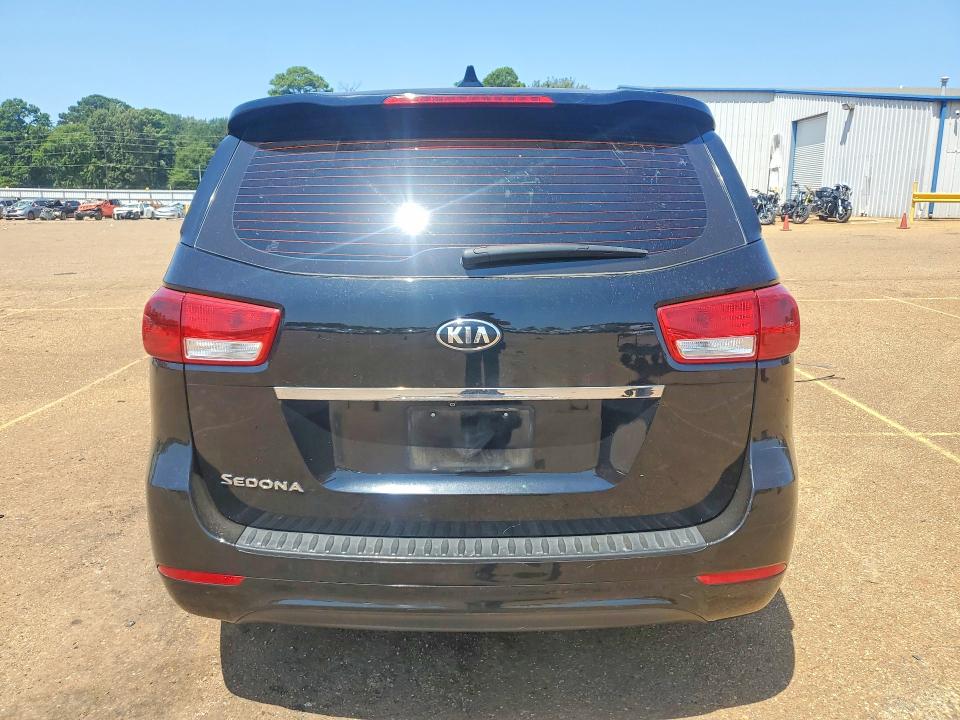 Photo 6 from auction – 2017 KIA SEDONA with VIN KNDMA5C11H6263882