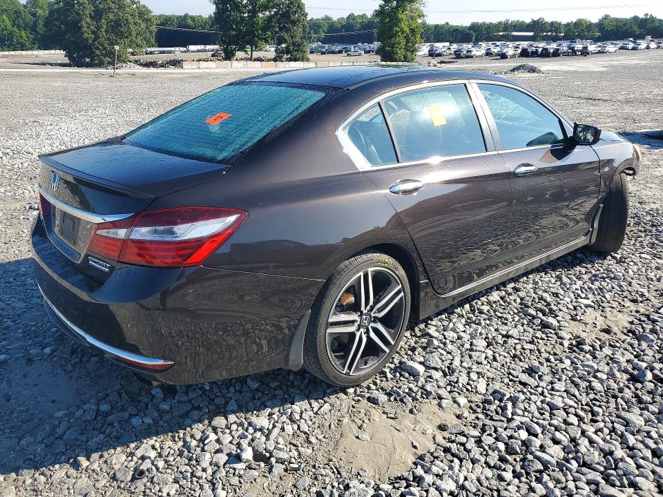 Photo 3 from auction – 2017 HONDA ACCORD with VIN 1HGCR2F10HA085167