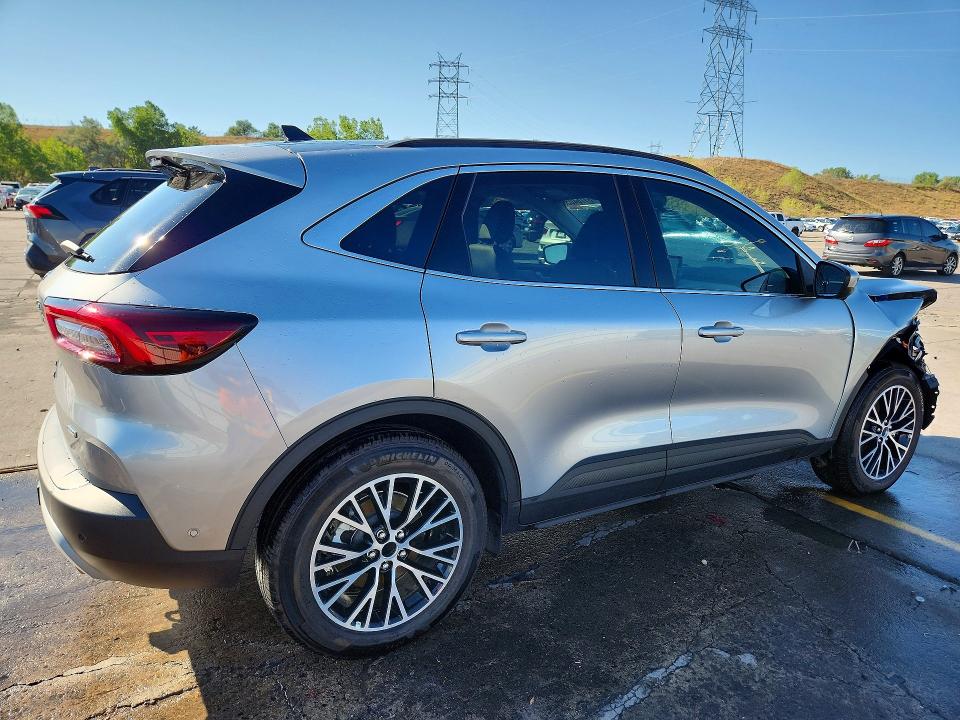 Photo 3 from auction – 2023 FORD ESCAPE with VIN 1FMCU0E12PUB43484
