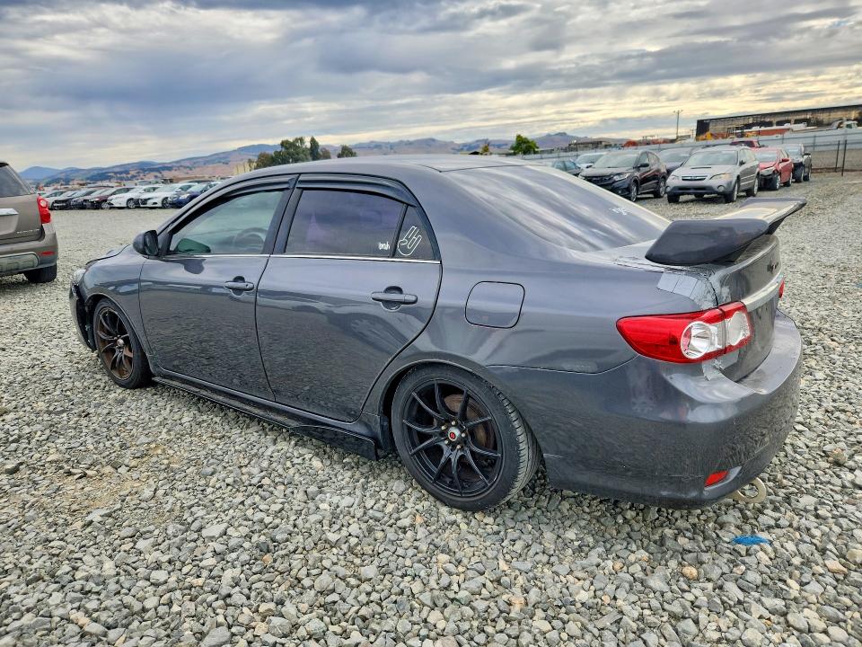 Photo 2 from auction – 2013 TOYOTA COROLLA with VIN JTDBU4EE0DJ112256