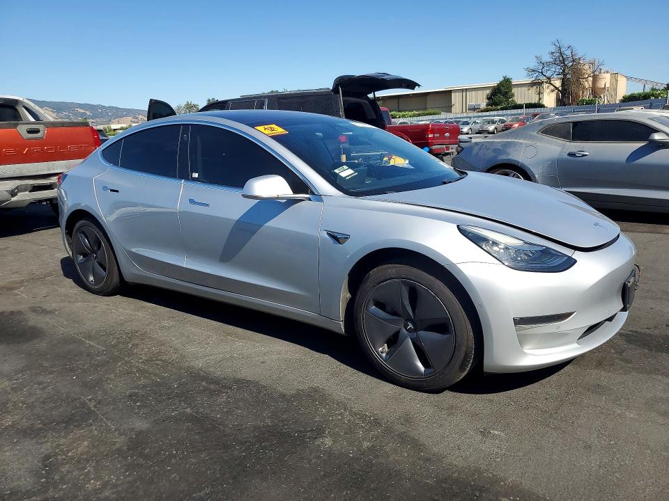 Photo 4 from auction – 2018 TESLA MODEL 3 with VIN 5YJ3E1EA5JF007003