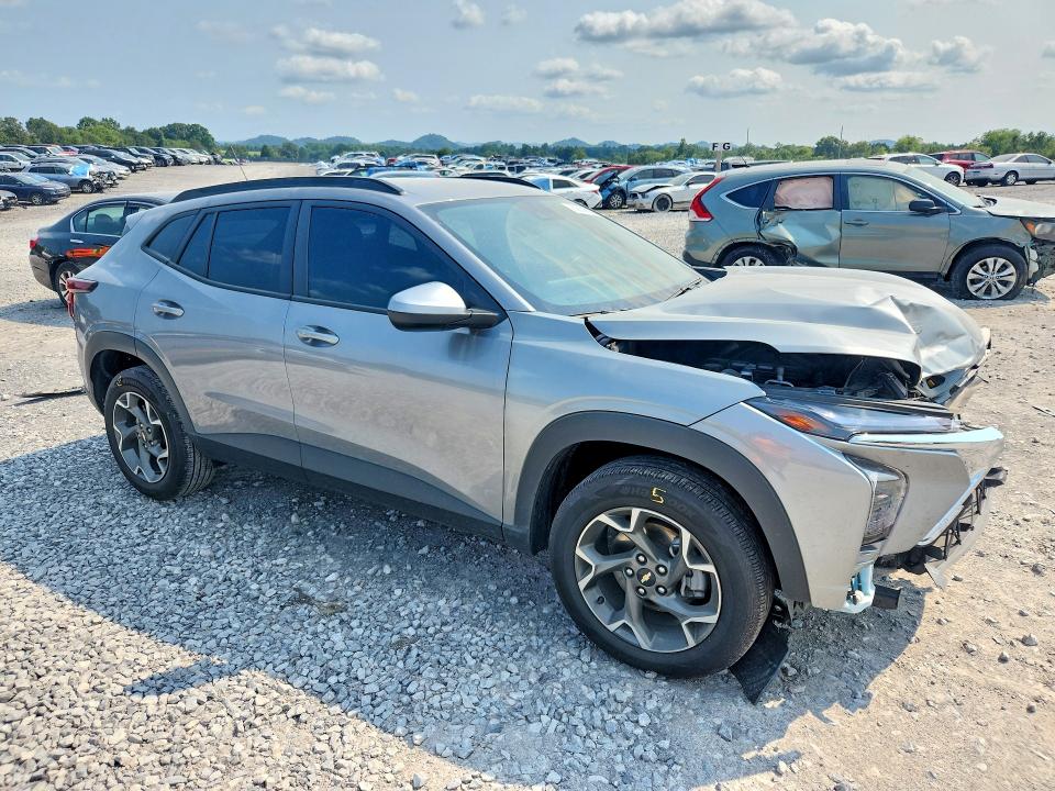 Photo 4 from auction – 2025 CHEVROLET TRAX with VIN KL77LHEP7SC240722