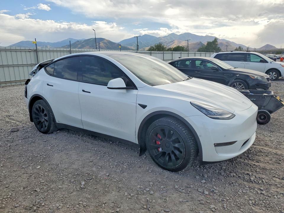 Photo 4 from auction – 2021 TESLA MODEL Y with VIN 5YJYGDEE6MF279326