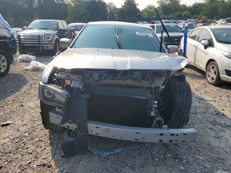 Photo 5 from auction – 2016 CHRYSLER 300 with VIN 2C3CCAGG8GH167911
