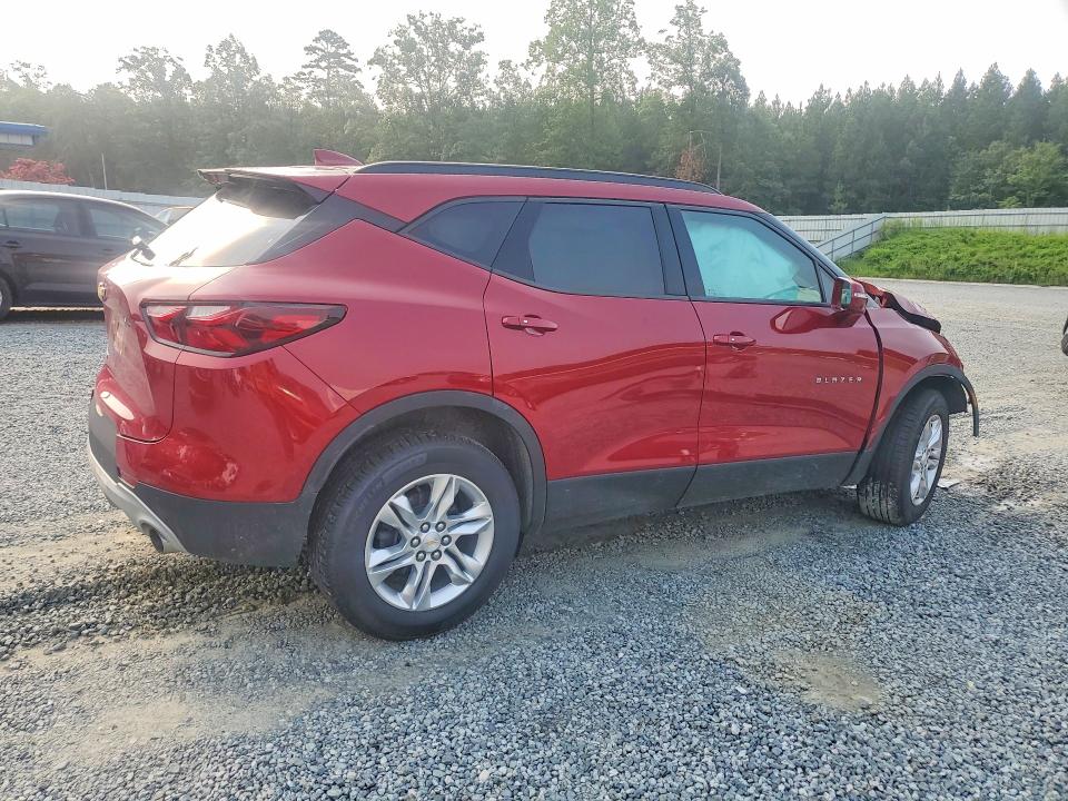 Photo 3 from auction – 2019 CHEVROLET BLAZER with VIN 3GNKBBRA0KS571307